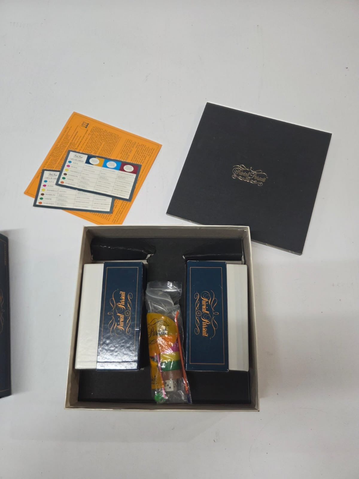 Juego de Mesa Trivial Pursuit: Juego Magistral – Edición Genus Vintage (Usado)