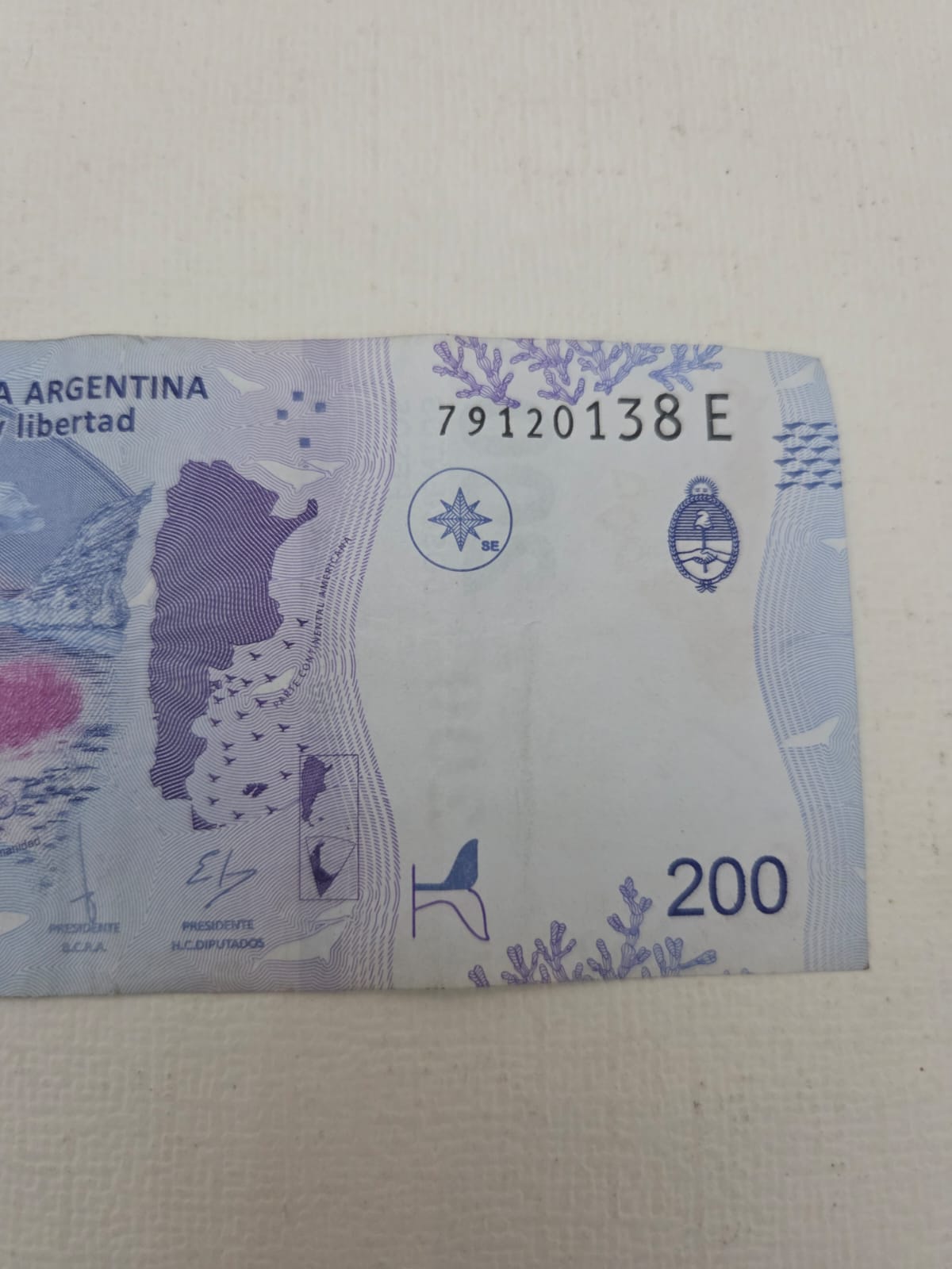 Billete Argentina 200 Pesos - Ballena Franca Austral - Serie E (79120138 E)