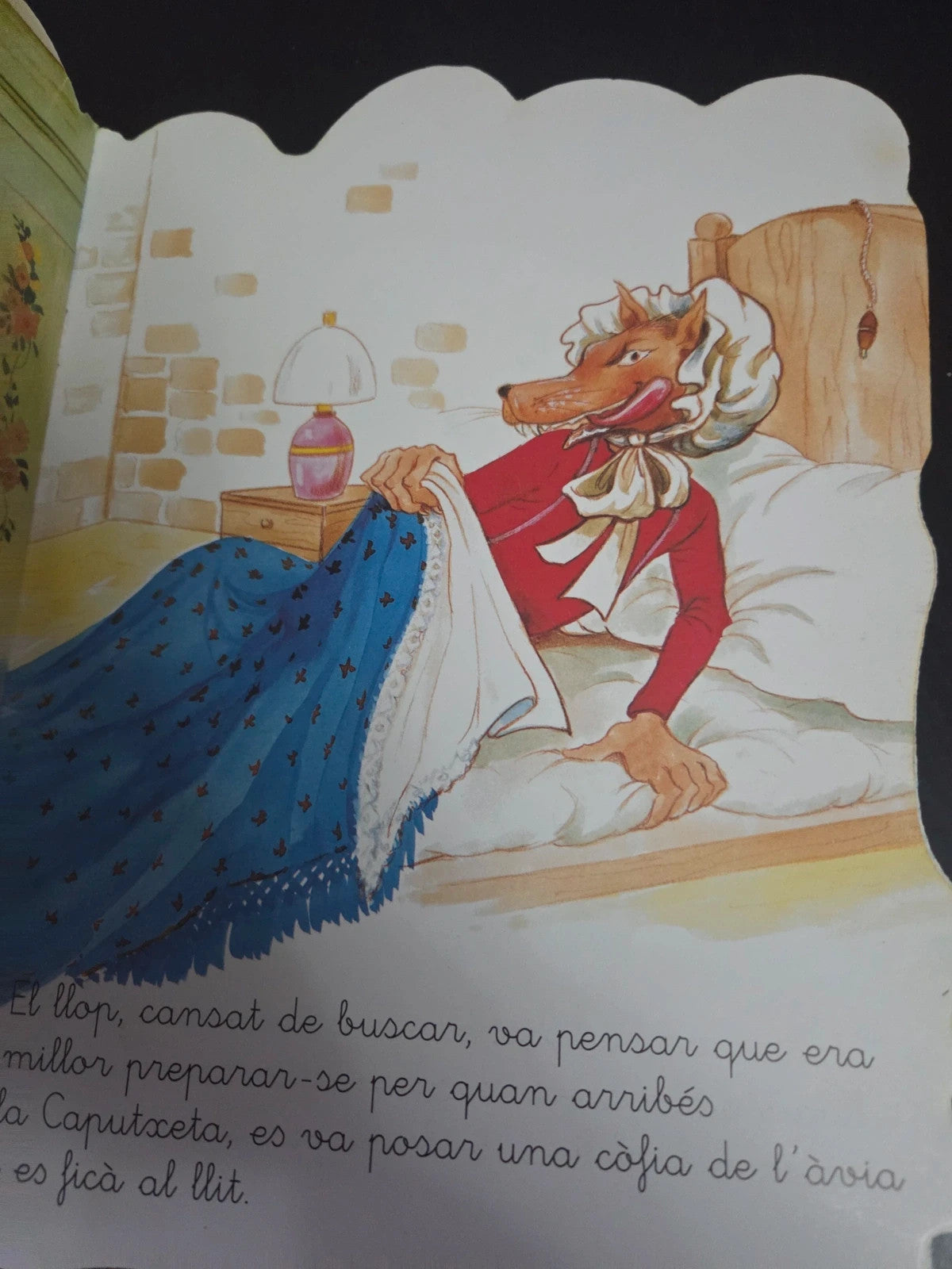 Lote de cuatro cuentos infantiles. En catalán
