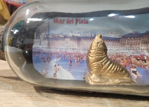 Antigua botella souvenir de Mar del Plata