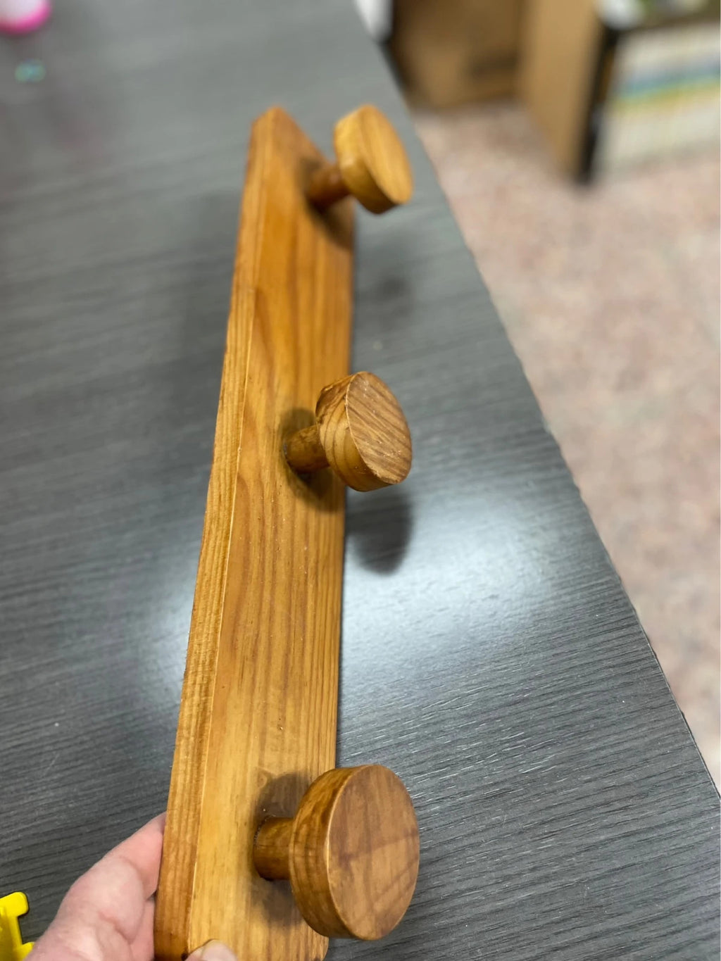 Perchero de madera
