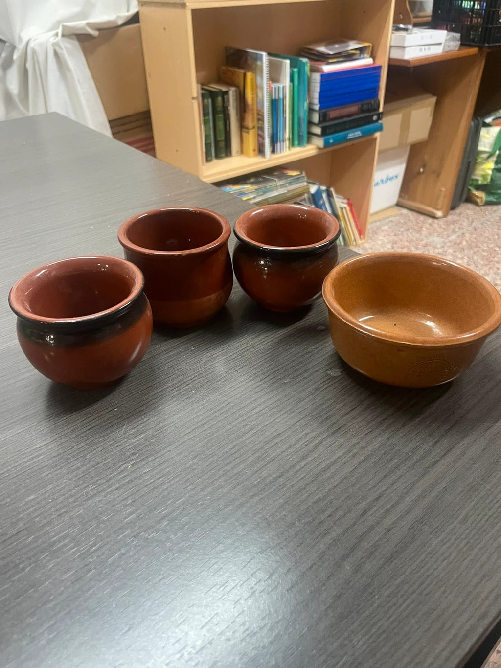 Lote de 4 cuencos de cerámica de barro