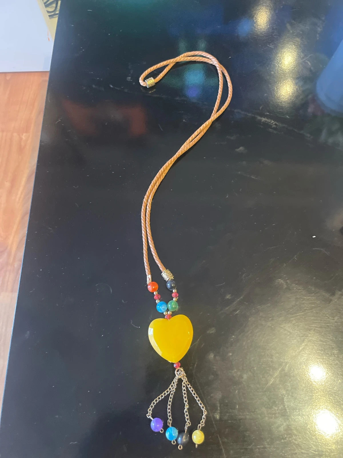 Colgante, corazón amarillo