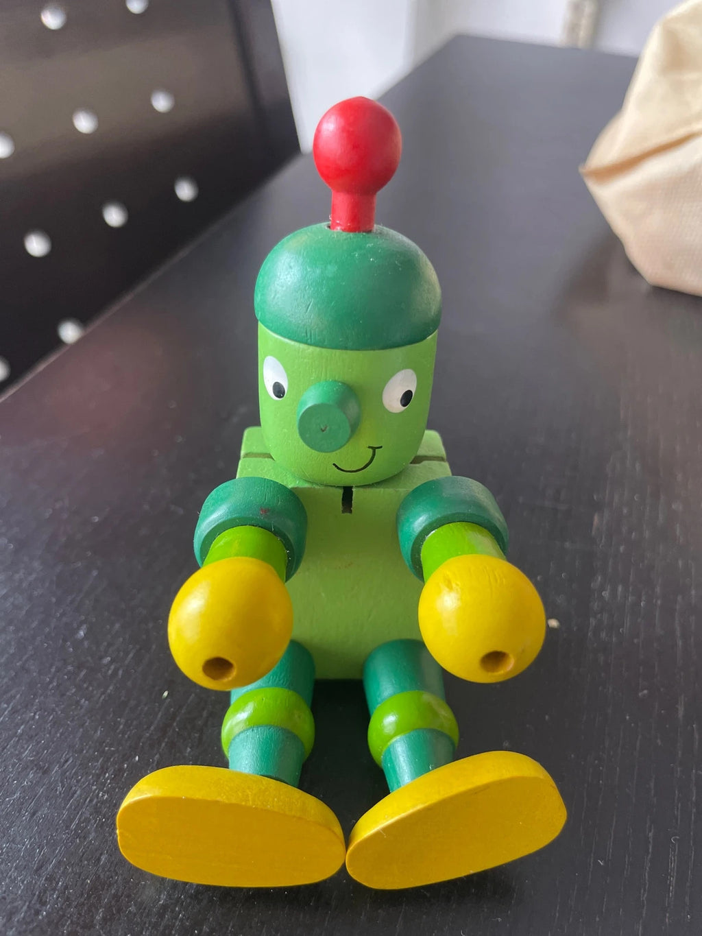 Robot articulado de madera