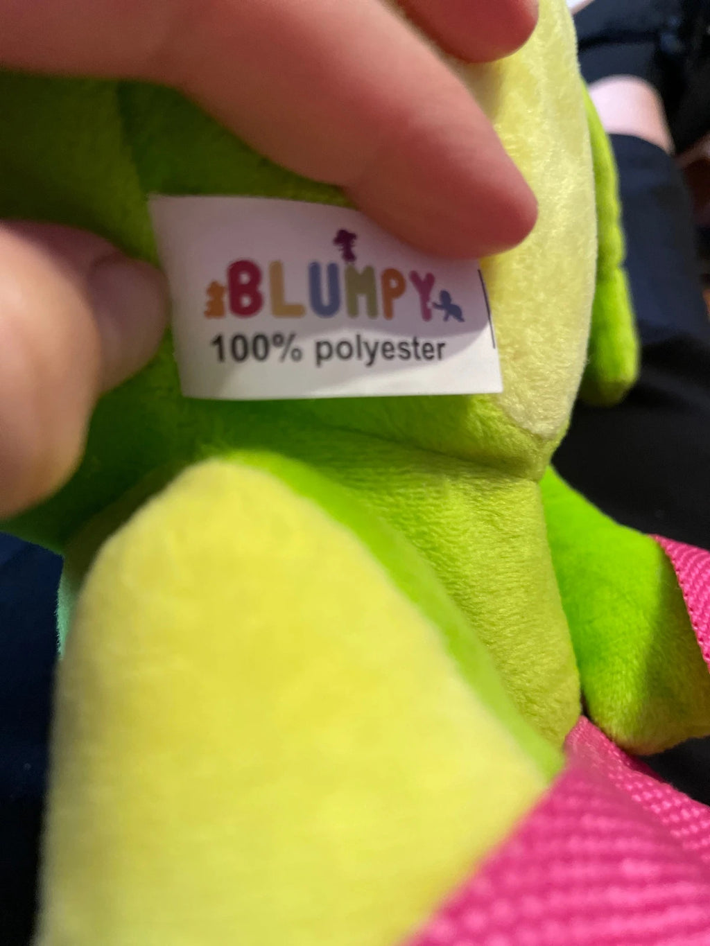Adorable sapo de peluche