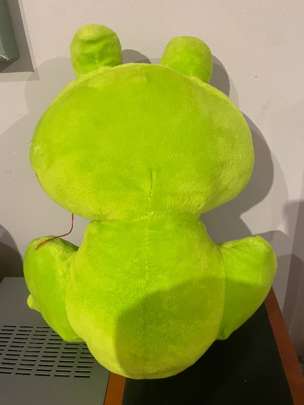 Adorable sapo de peluche