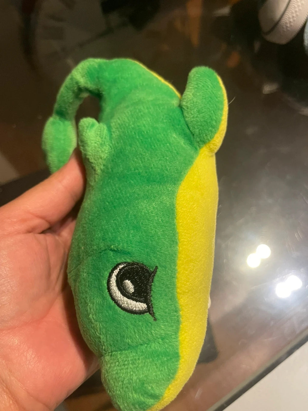 Peluche del delfín verde