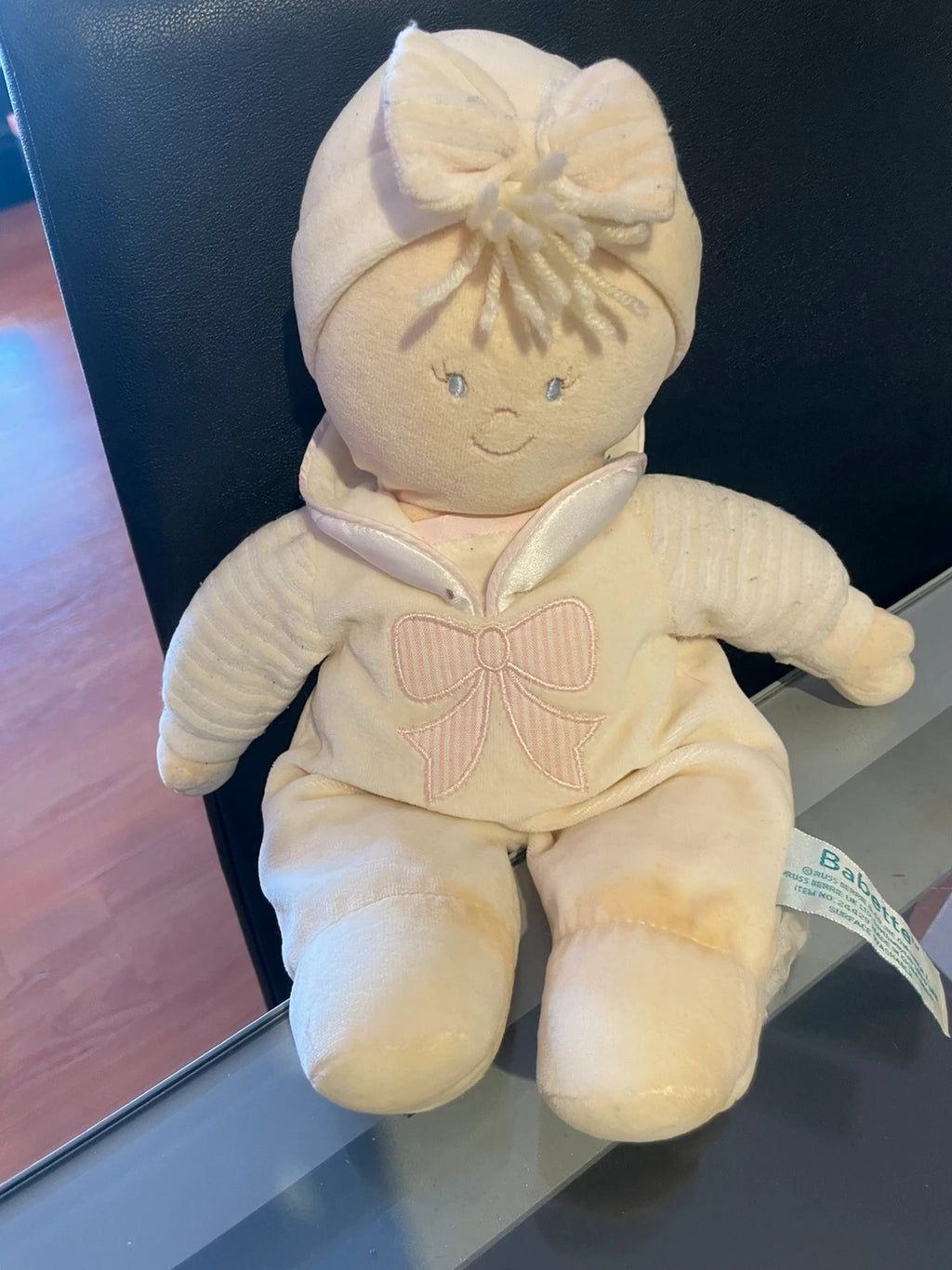Muñeca de trapo con sonajero