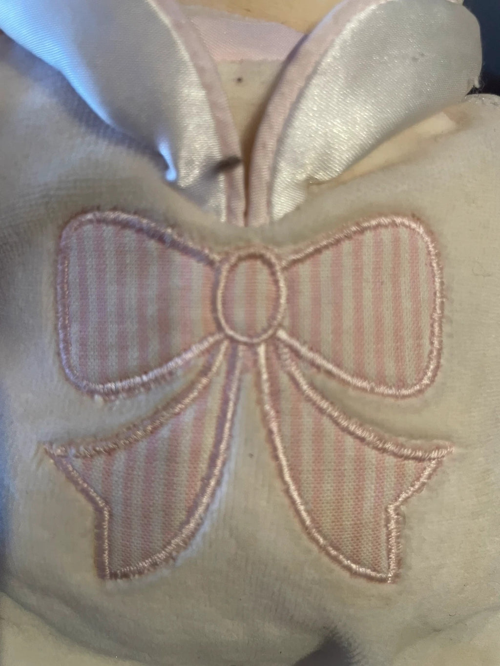 Muñeca de trapo con sonajero