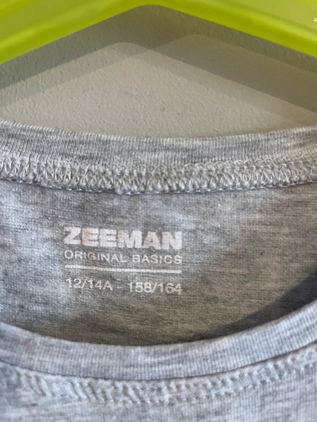 Camiseta gris niño