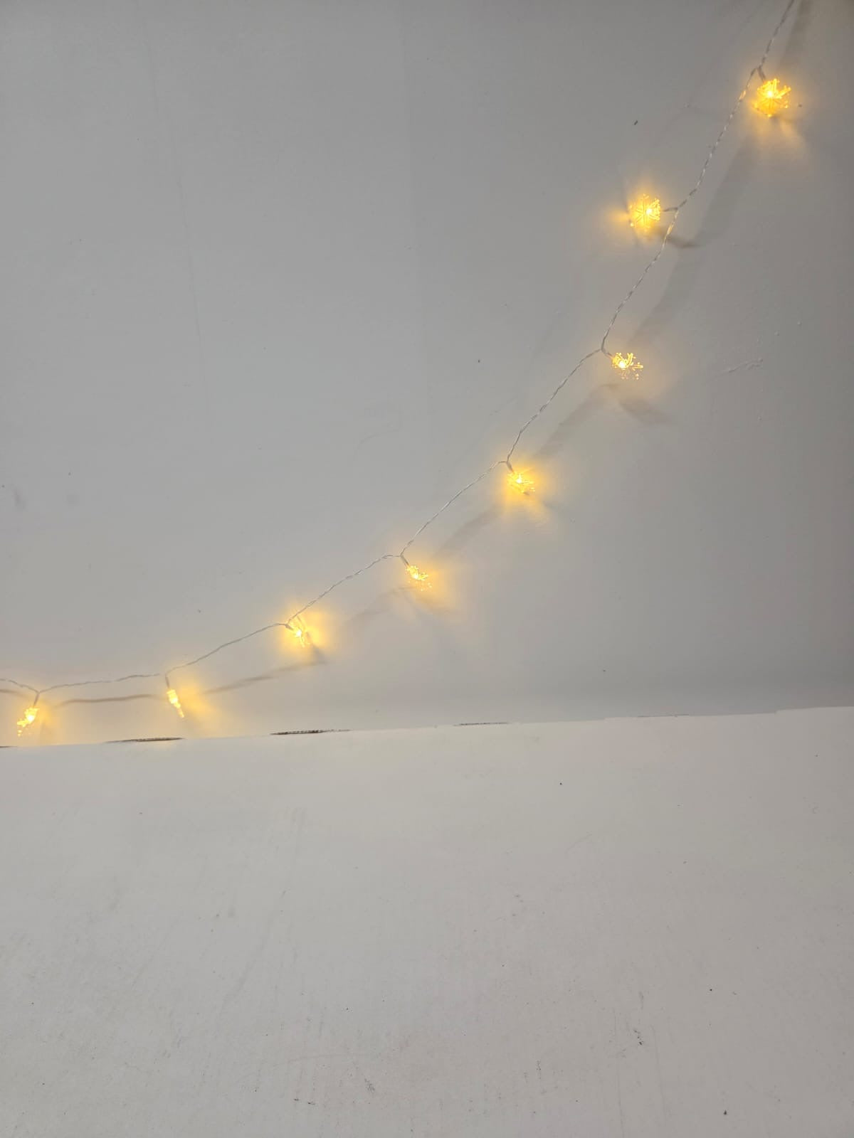 Guirnalda de Luces LED Copos de Nieve Warm Glow – Iluminación Acogedora a Pilas