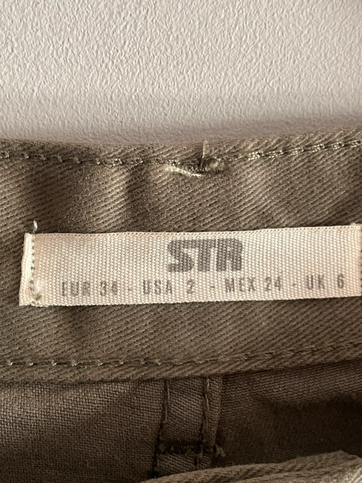 Pantalón ancho con bolsillos Stradivarius