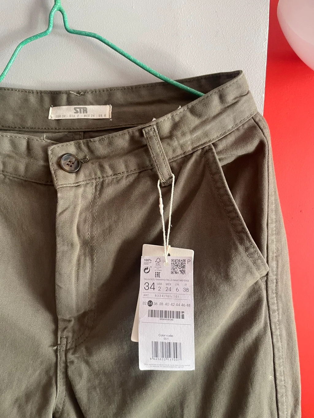 Pantalón ancho con bolsillos Stradivarius