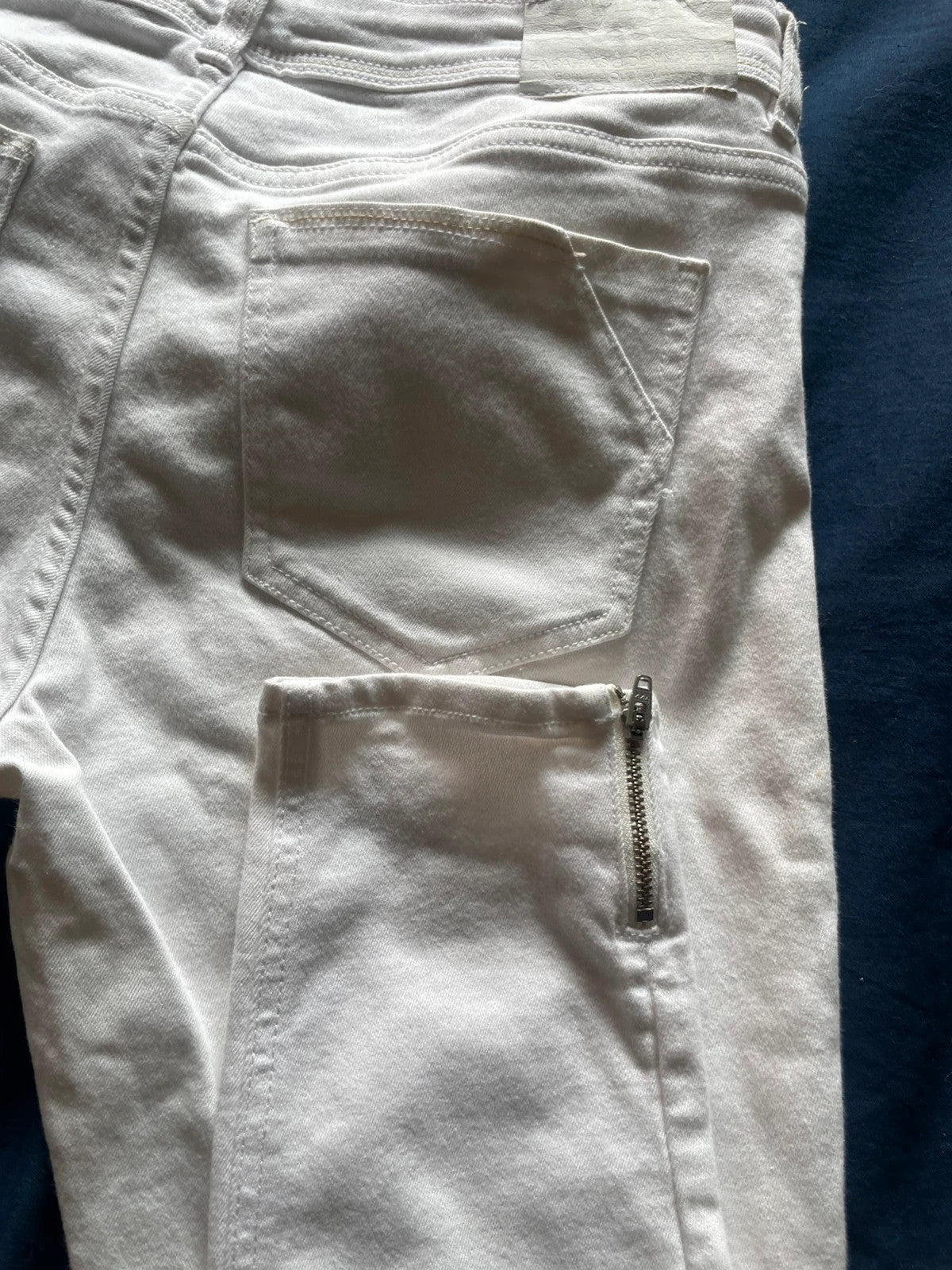 Pantalón blanco, Zara