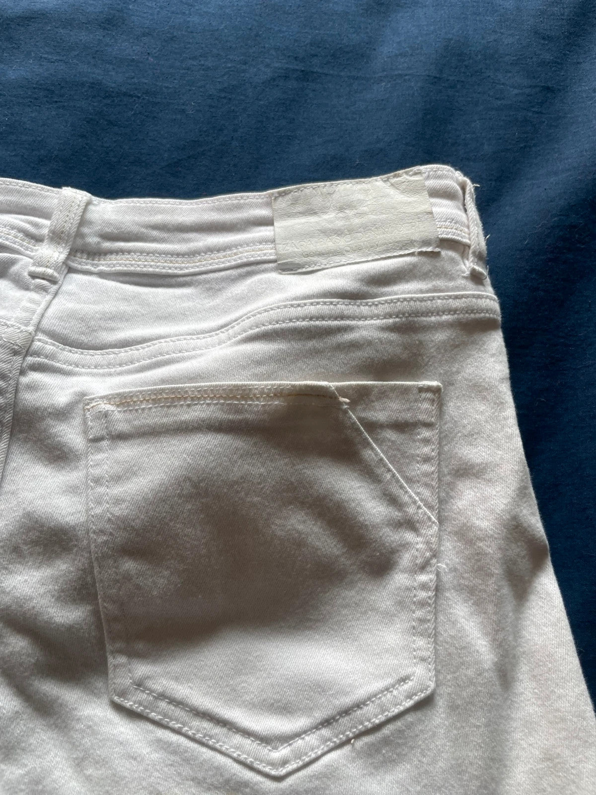 Pantalón blanco, Zara