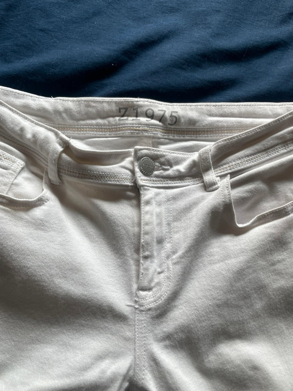 Pantalón blanco, Zara