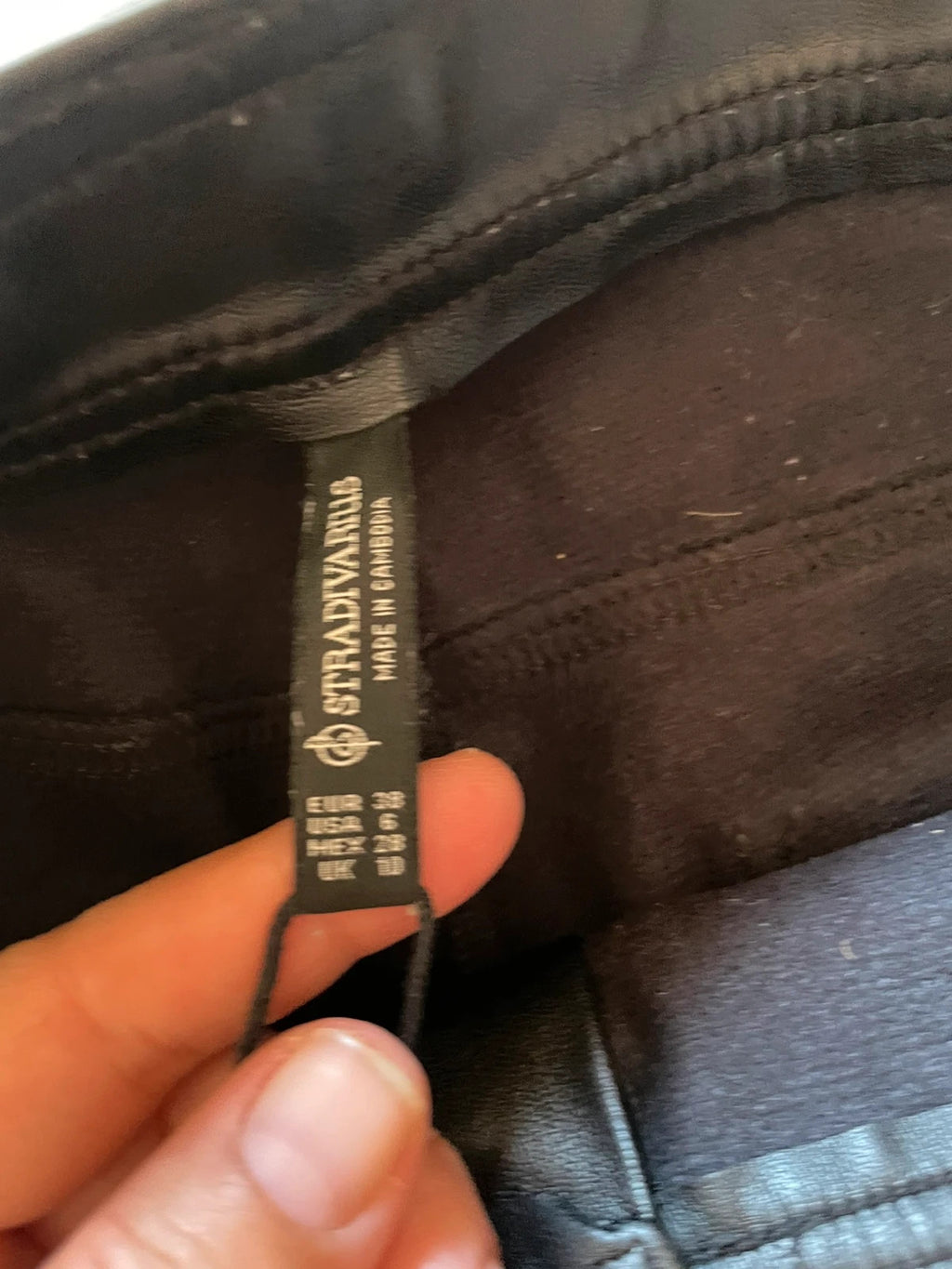 Pantalón de piel Stradivarius