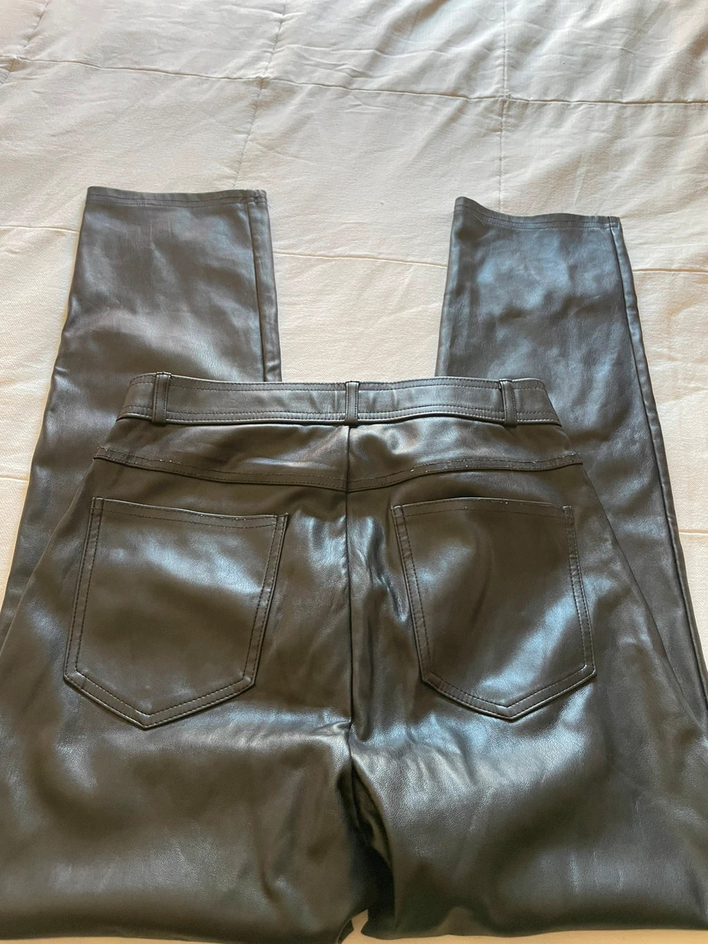 Pantalón de piel Stradivarius