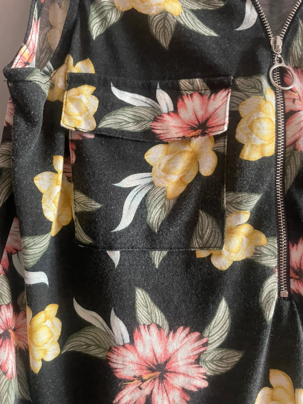 Blusa floreadas sin manga