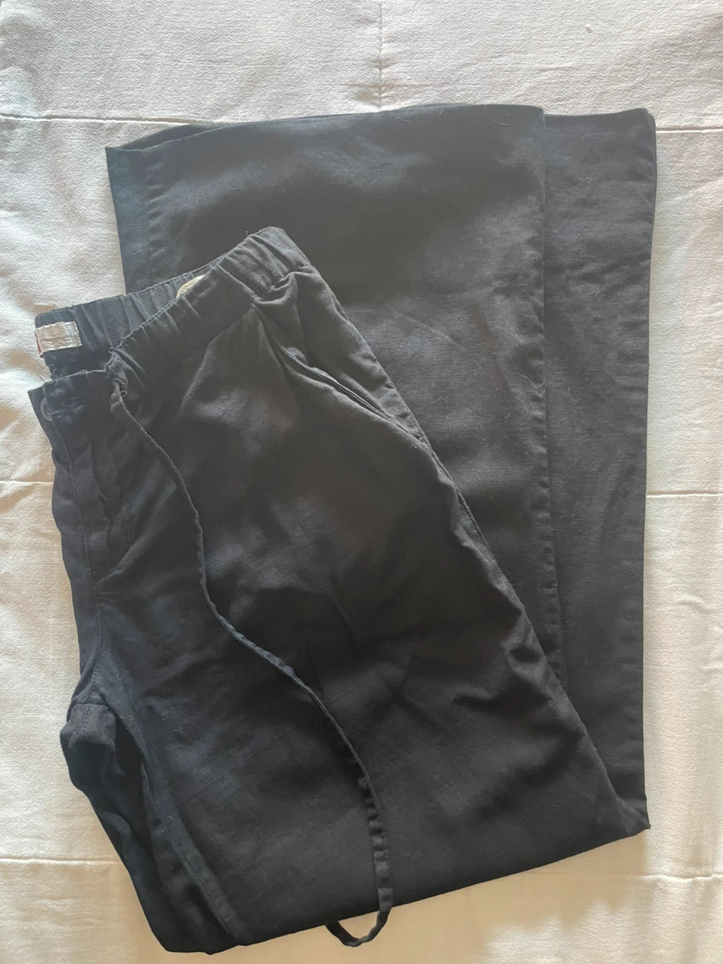 Pantalón ancho