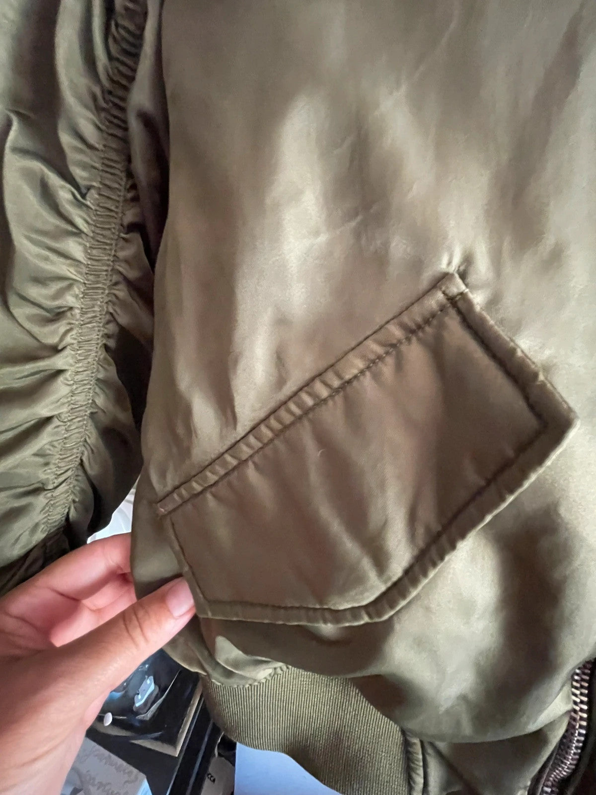 Chaqueta bomber verde Bershka
