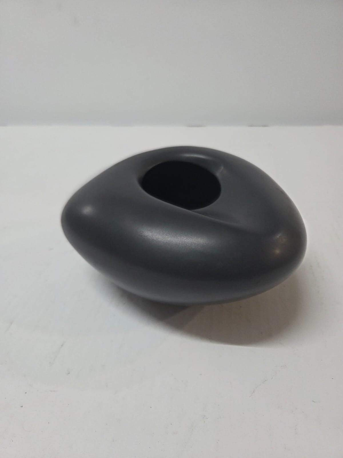 Cuenco/Jarrón Cerámico Orgánico Negro Mateo - Colección Bigarrö)