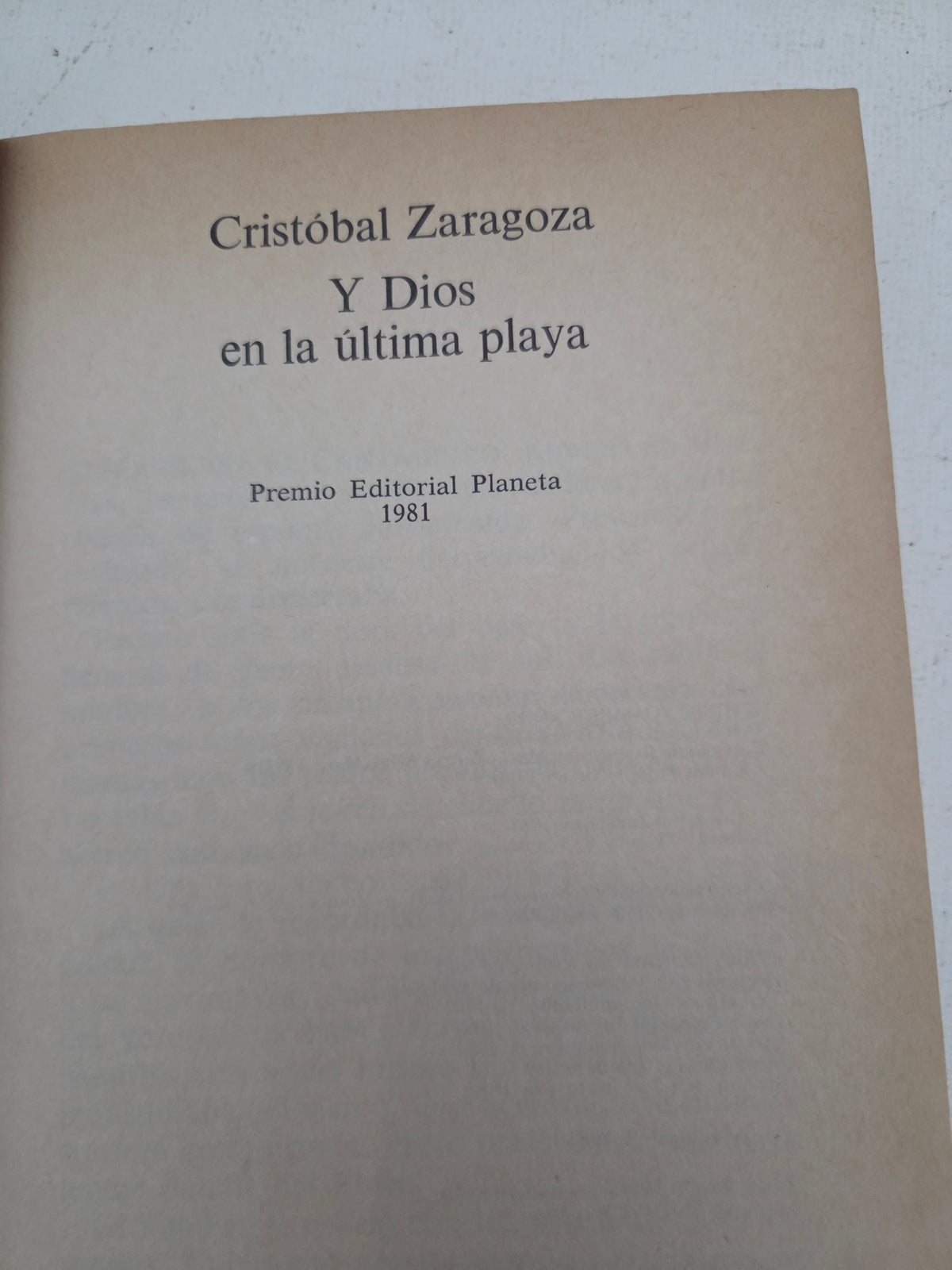 Y Dios en la última playa. Cristóbal Zaragoza