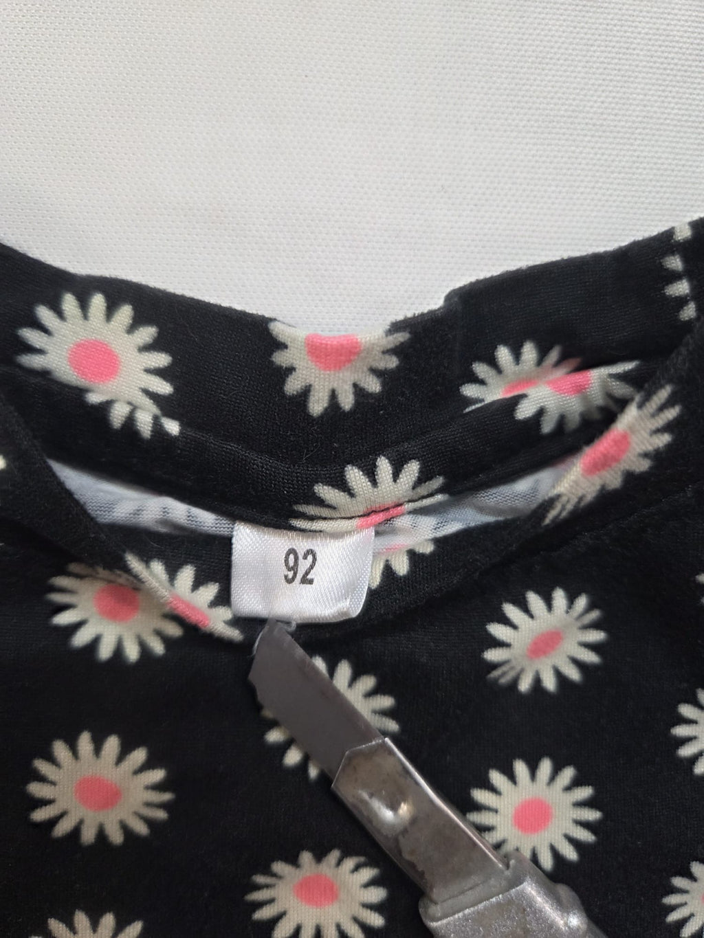 Camiseta Corta Negra Margaritas Talla 92 (2 Años) Nudo
