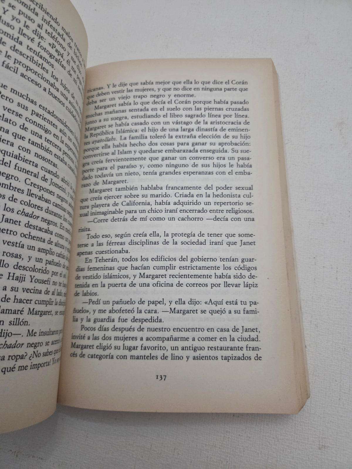Un Mundo Bajo el Velo - Geraldine Brooks