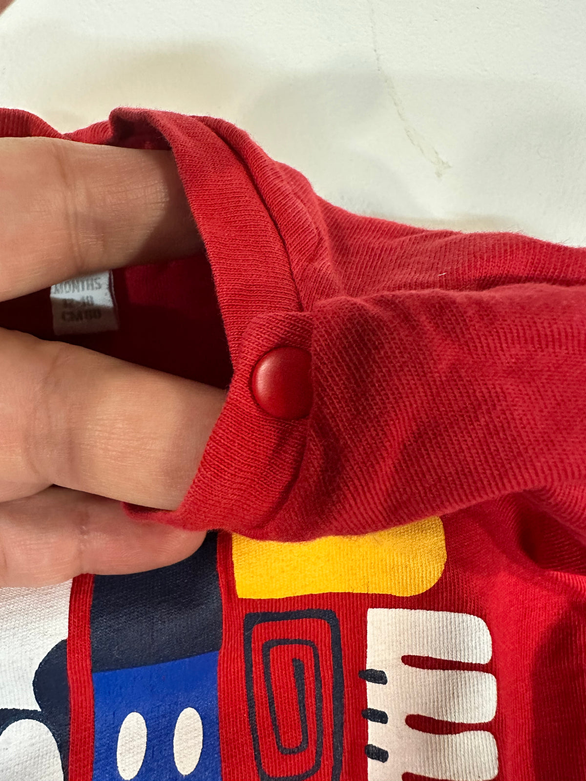 Camiseta manga larga Disney Baby "Mickey Mouse Art" roja - Talla 12-18 meses (80 cm)