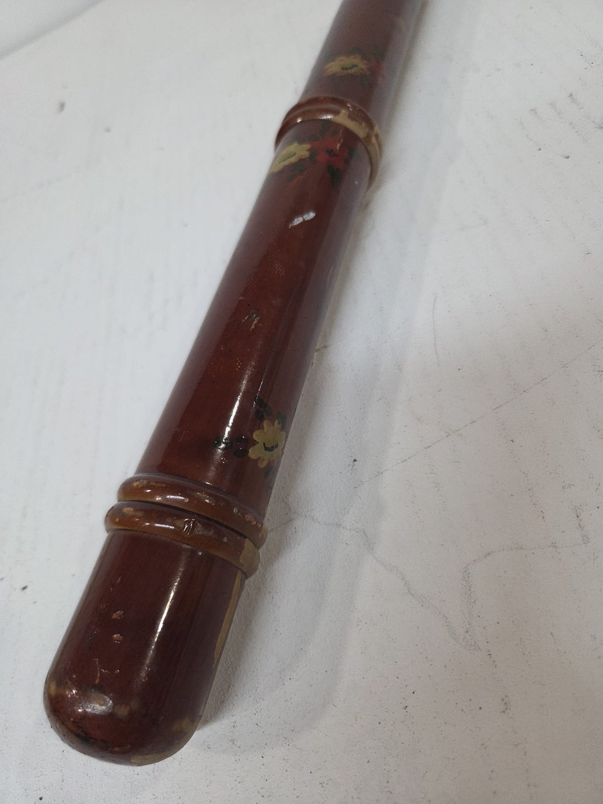 Estuche Guardagujas Vintage de Madera Pintada a Mano + Set de Agujas de Tejer Variadas