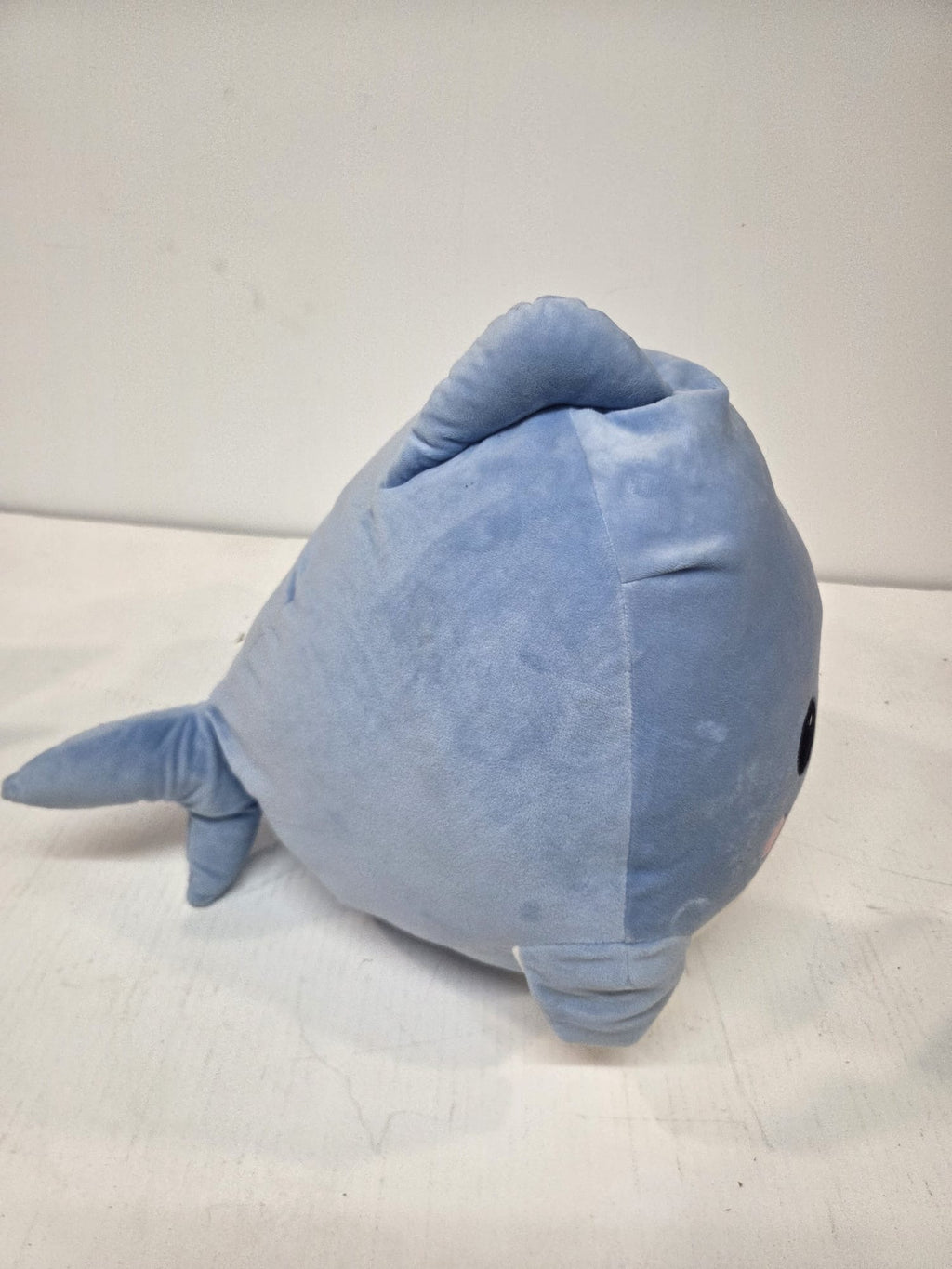 Peluche de Tiburón Azul Redondo (Estilo Kawaii)