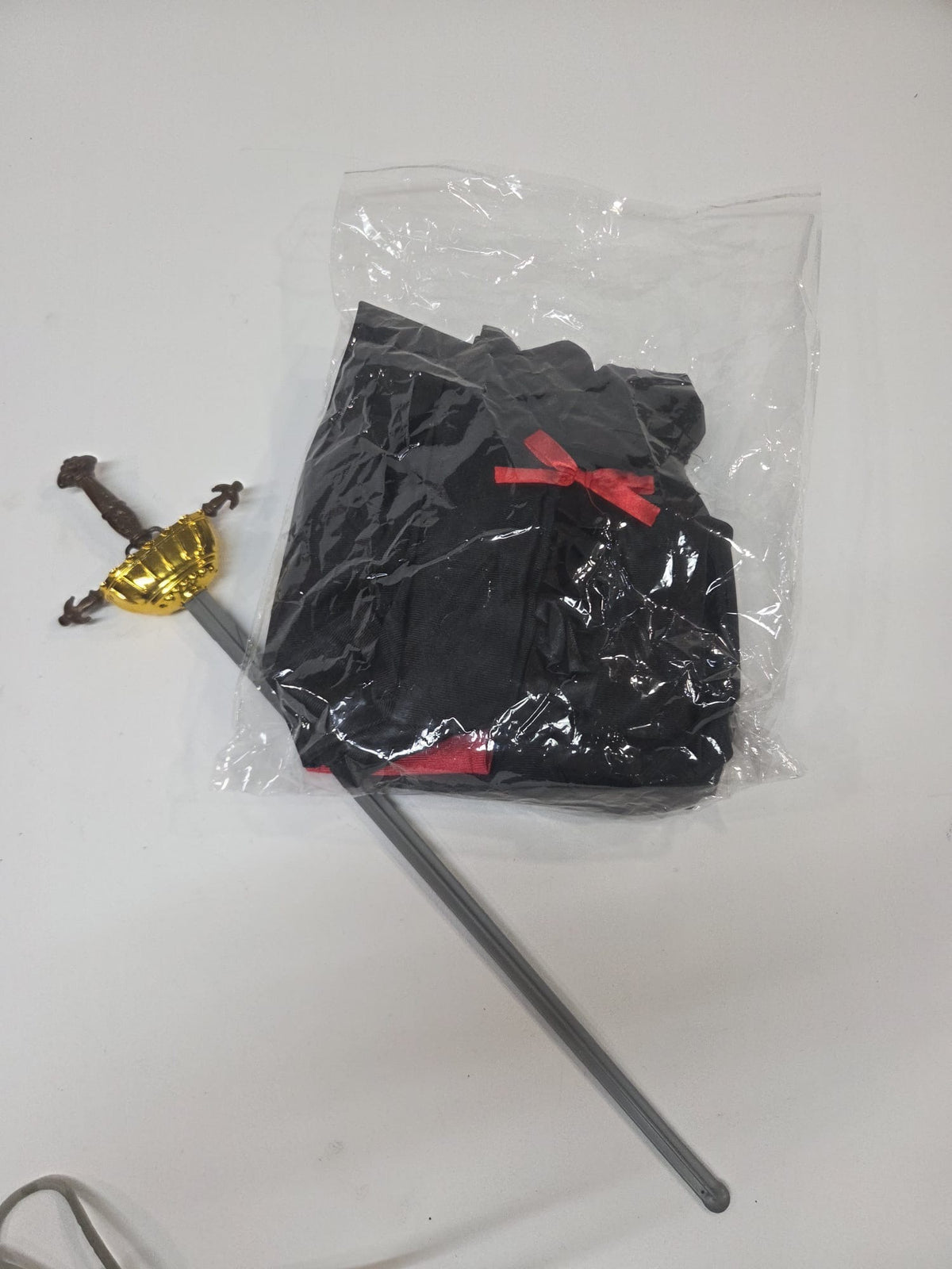 Disfraz Infantil de Zorro / Bandido Misterioso para Niños (Talla 7-9 años) – Incluye Camisa, Pantalón, Capa, Máscara, Fajín y Espada