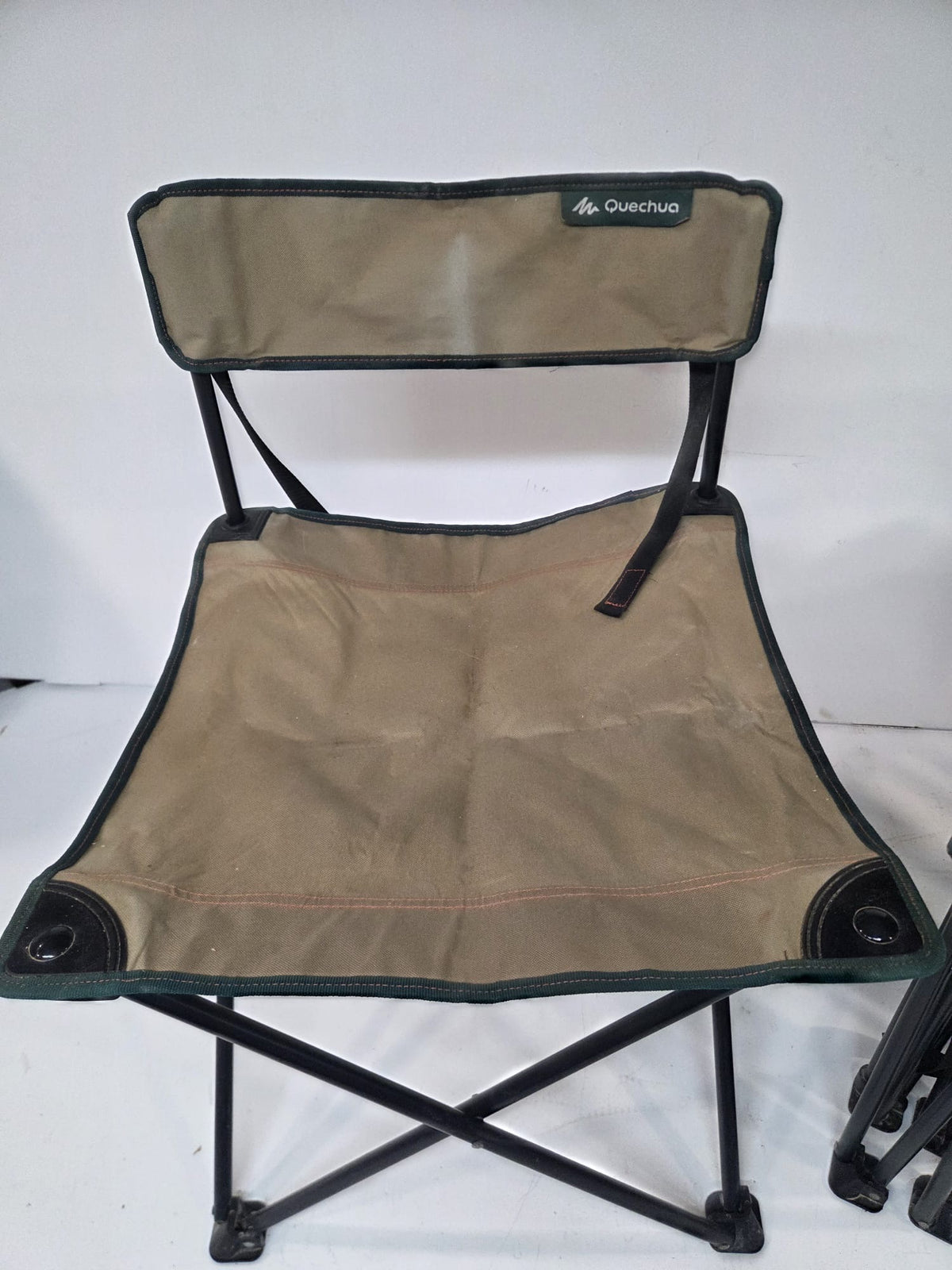 pack completo de 3 sillas, puedes usar: Pack de 3 Sillas Plegables de Camping Quechua Decathlon)