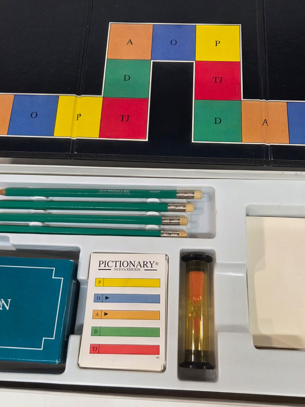 Juego de mesa Pictionary (Nueva Edición vintage - 2500 palabras)
