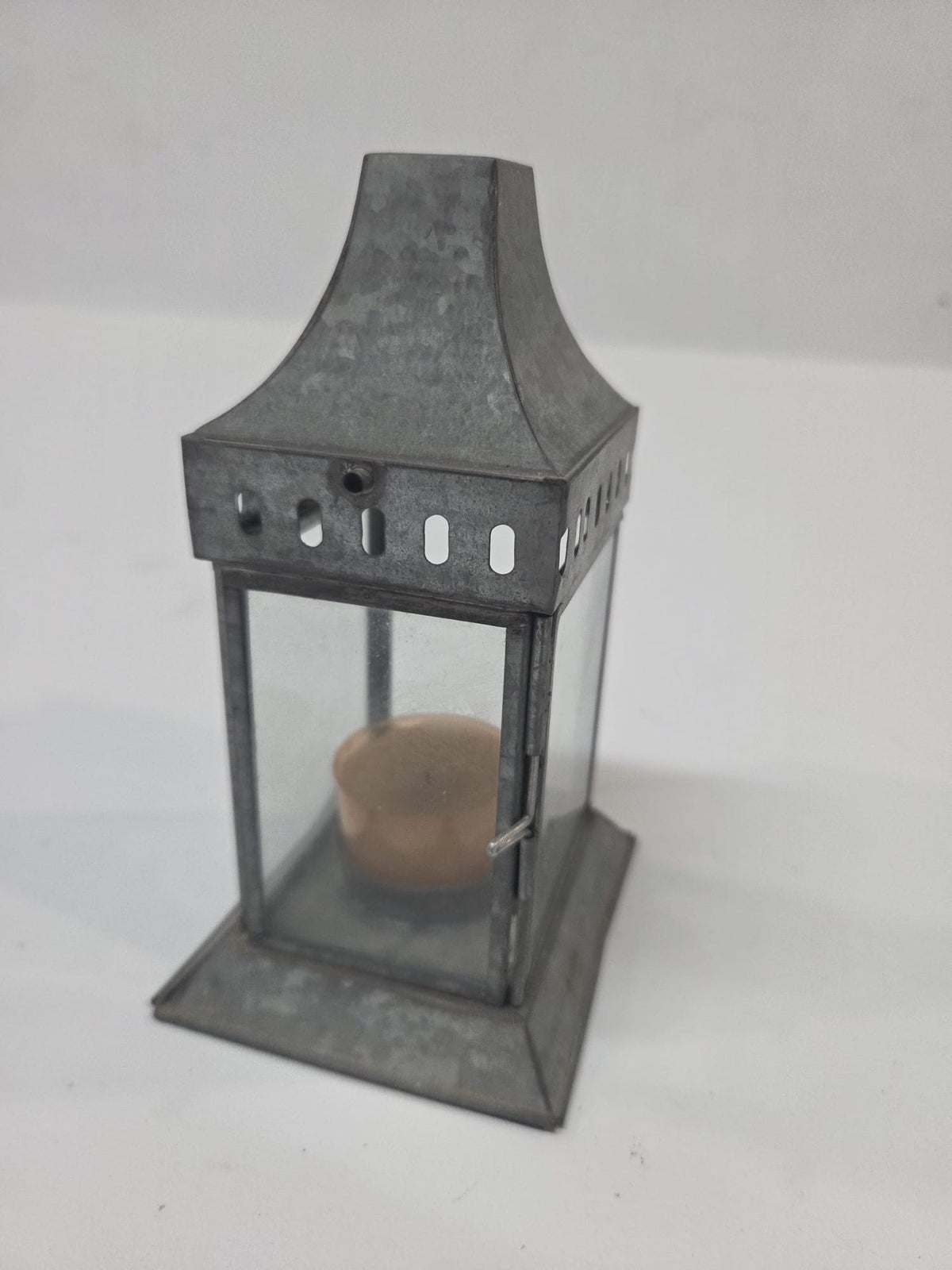Farol Decorativo Vintage de Metal Galvanizado para Vela Té (15 cm)