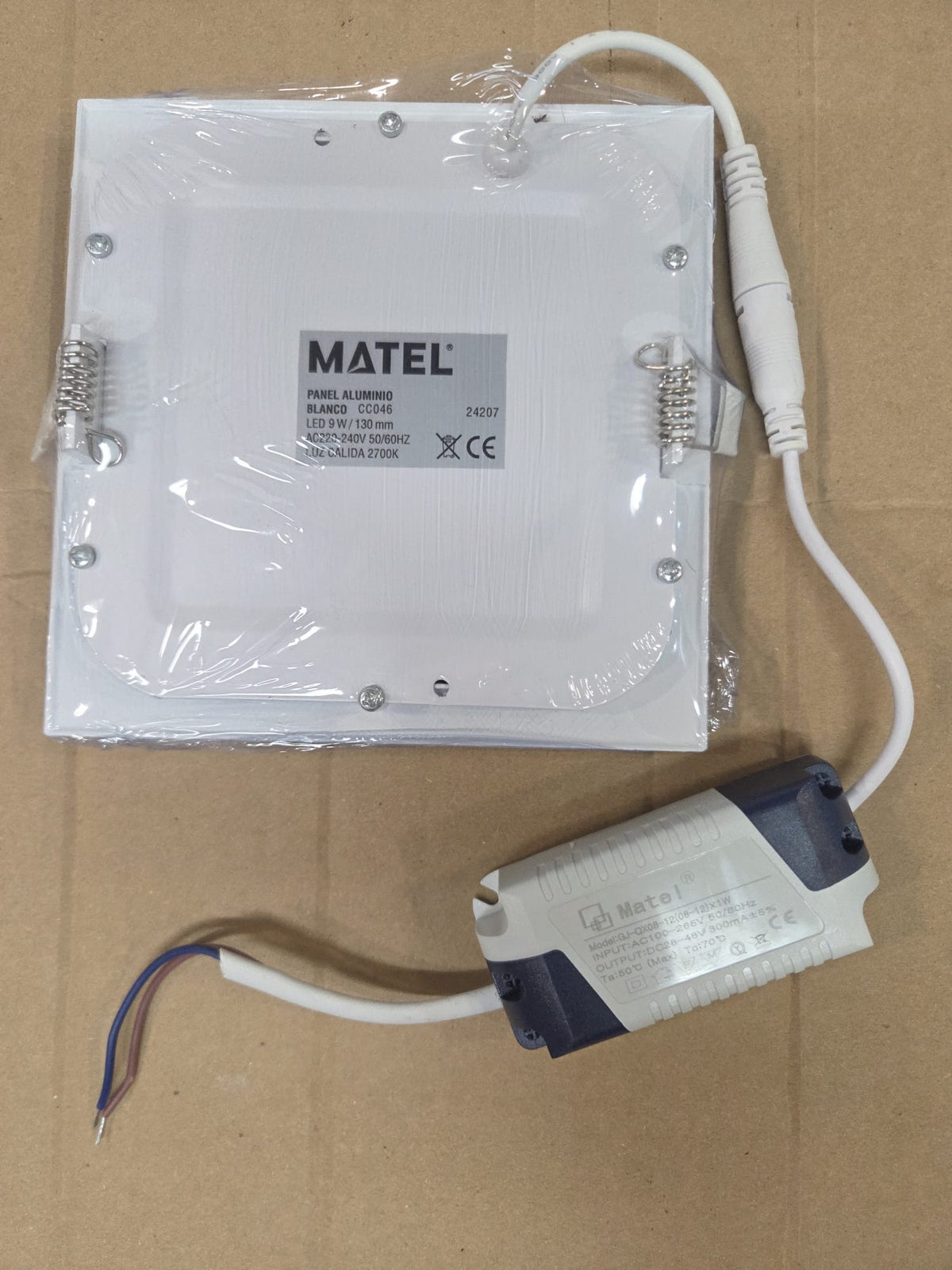 Panel LED Empotrable Cuadrado MATEL 9W – Luz Cálida 2700K (850 Lumens, Aluminio Blanco)
