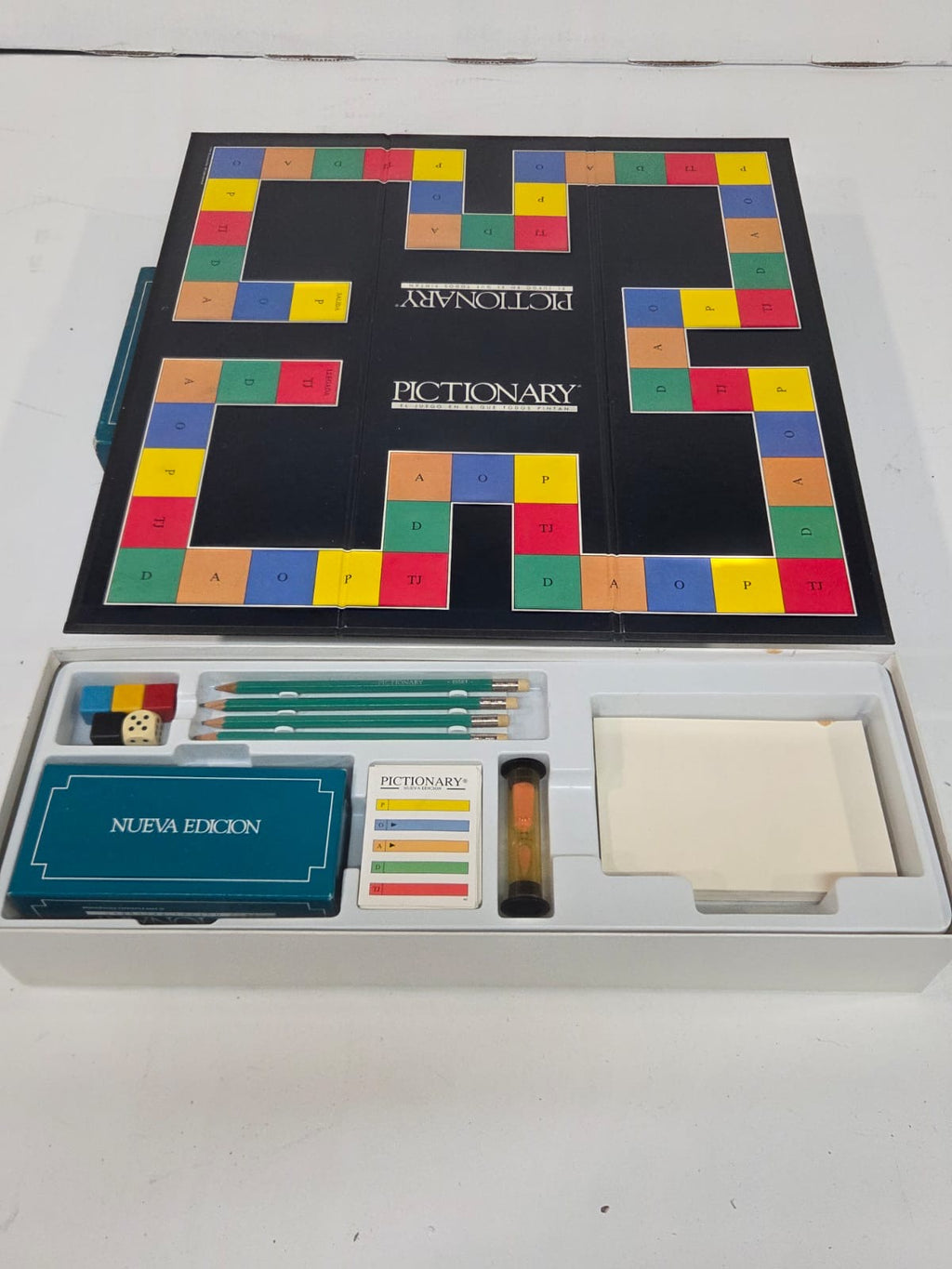 Juego de mesa Pictionary (Nueva Edición vintage - 2500 palabras)
