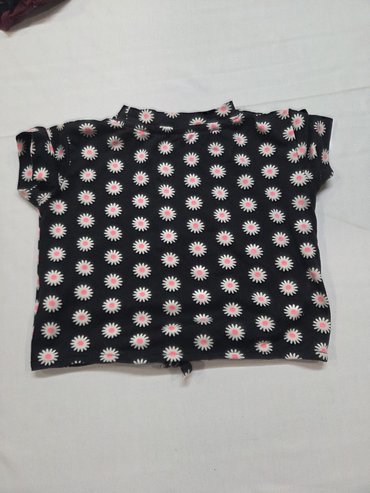 Camiseta Corta Negra Margaritas Talla 92 (2 Años) Nudo