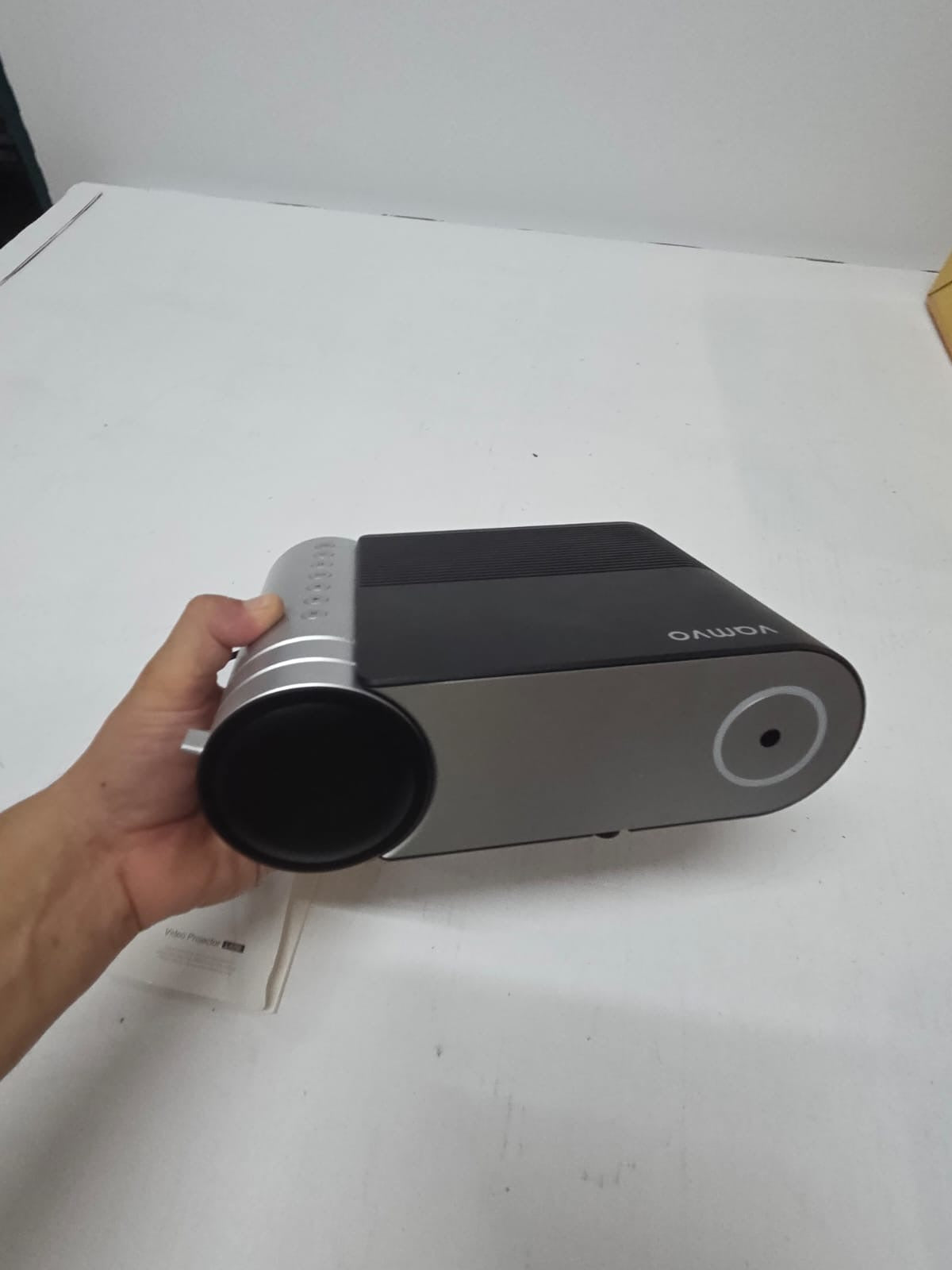 Proyector Portátil Vamvo L4200 Mini - HD 1080P Soportado (Usado - Excelente Estado)