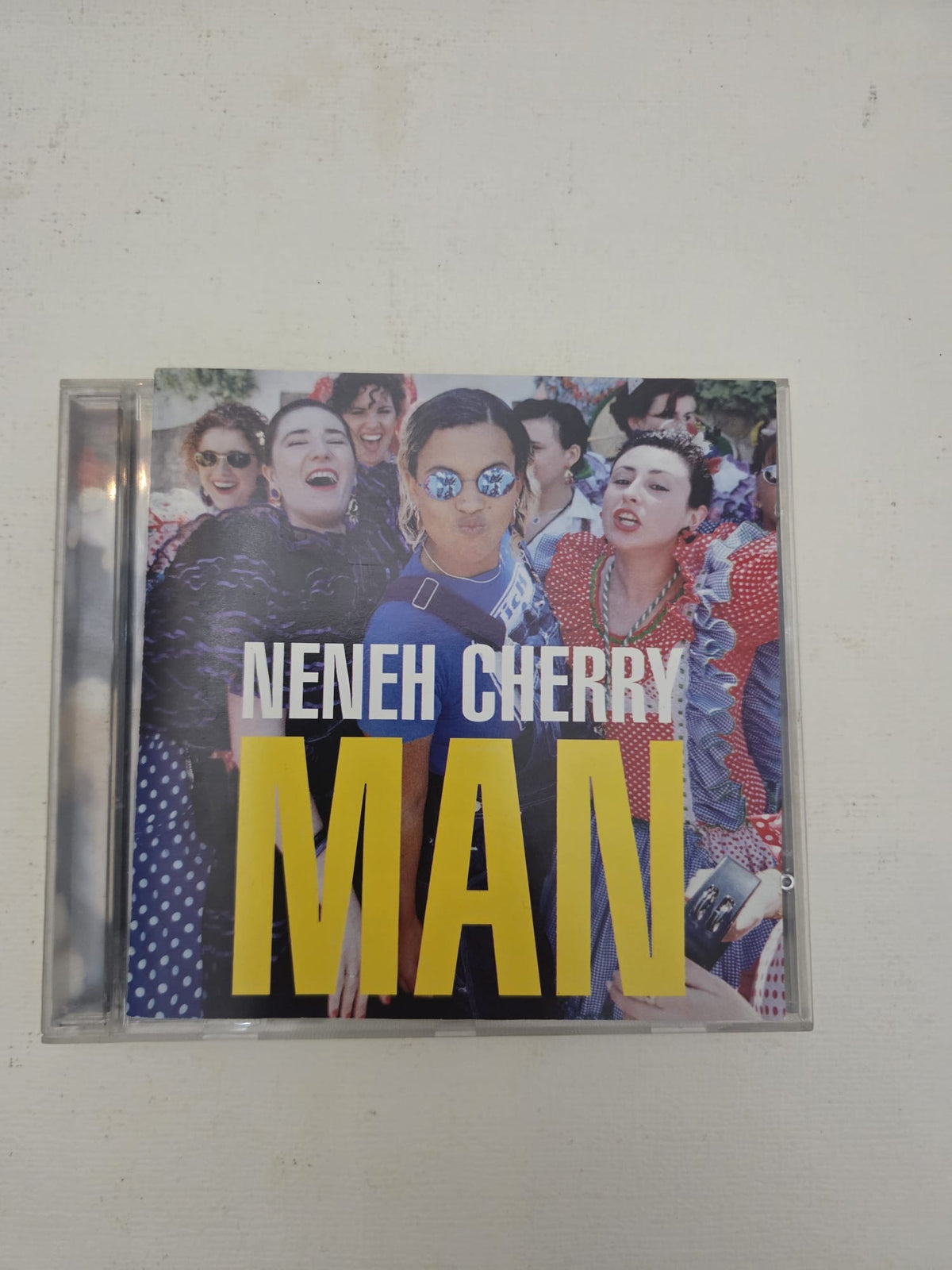 ⁠CD Neneh Cherry - Man (Edición Original 1996 - Incluye "7 Seconds")⁠