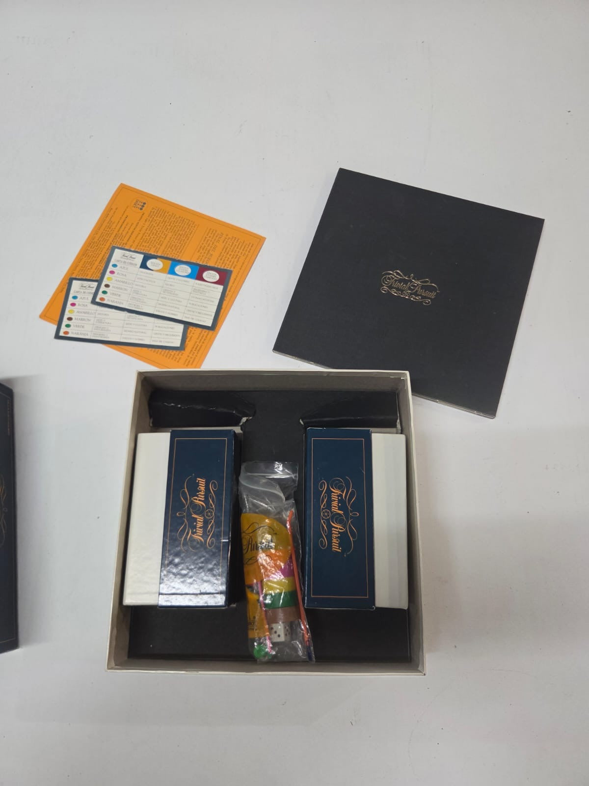 Juego de Mesa Trivial Pursuit: Juego Magistral – Edición Genus Vintage (Usado)