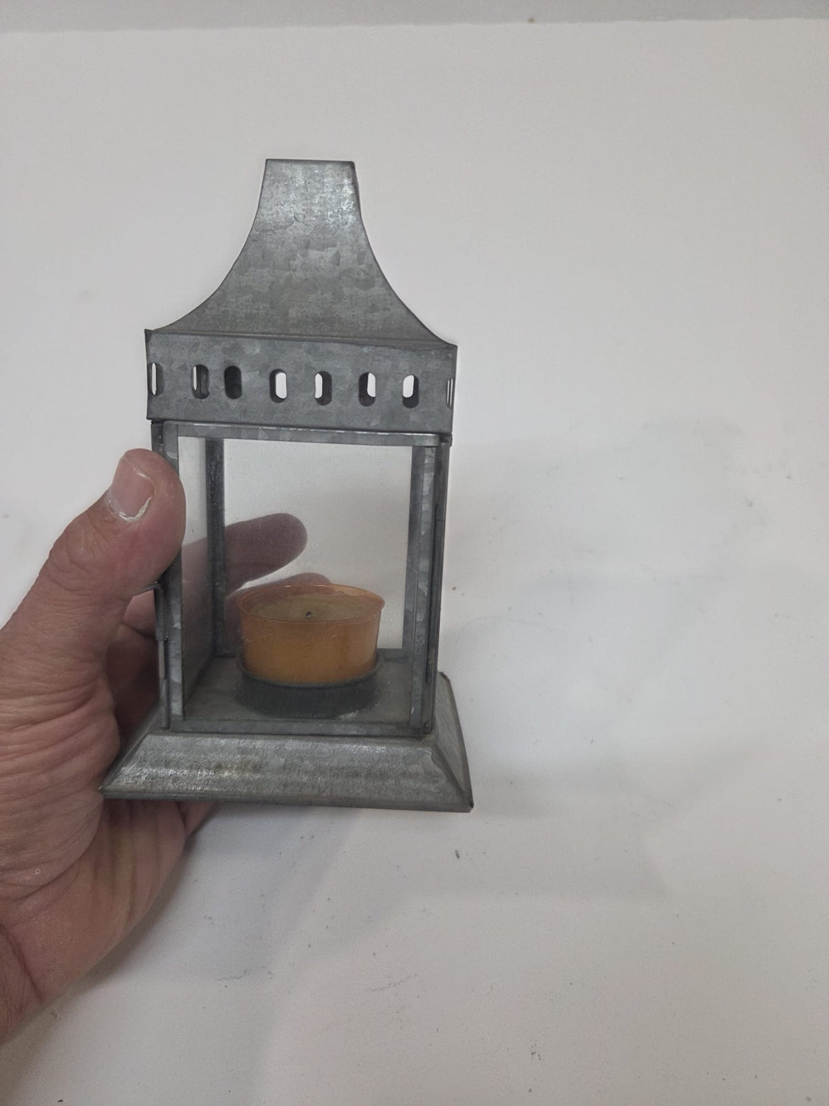 Farol Decorativo Vintage de Metal Galvanizado para Vela Té (15 cm)