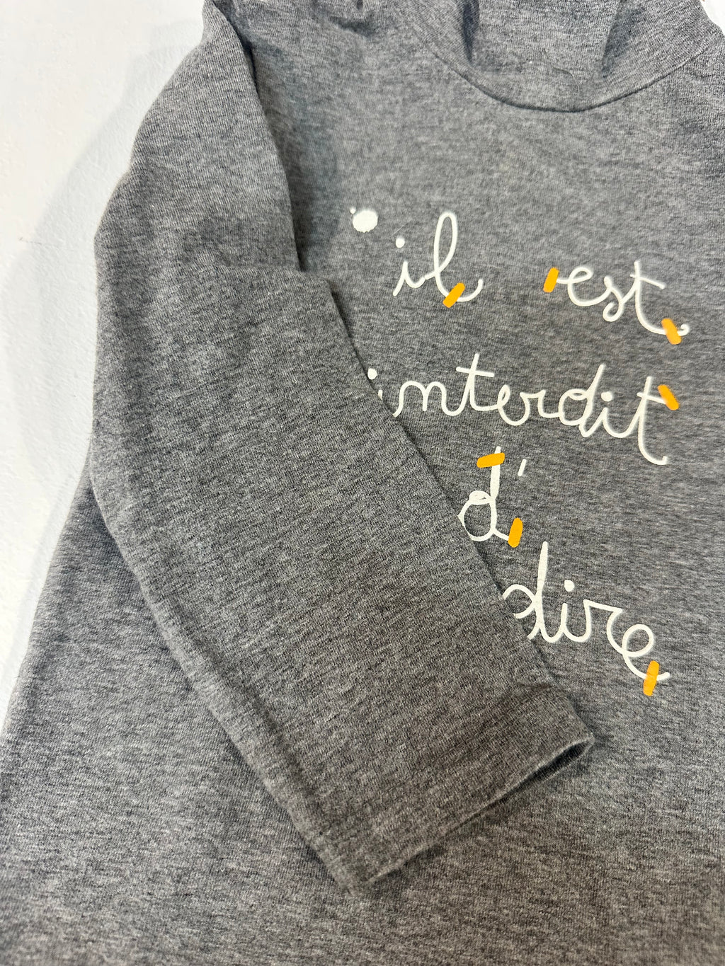 Camiseta de manga larga / Cuello alto gris infantil - Frase "il est interdit d'interdire"