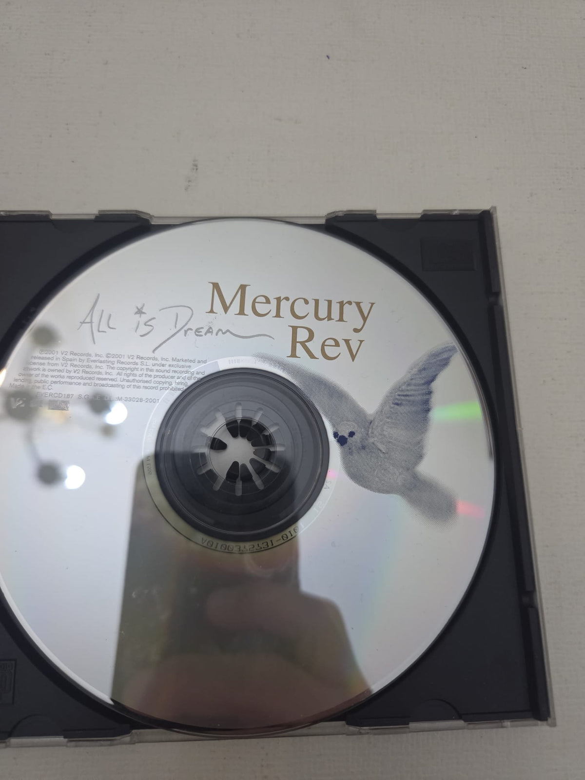 Álbum de estudio en formato CD original del grupo de rock alternativo/neo-psicodelia Mercury Rev, titulado All Is Dream (publicado en 2001 por V2 Records).  
 Lista de canciones incluida: The Dark Is Rising, Tides Of The Moon, Chains, Lincoln’s Eyes, Nite