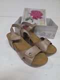 Sandalia Cuña Piel Vaquetilla Piedra – Made in Spain