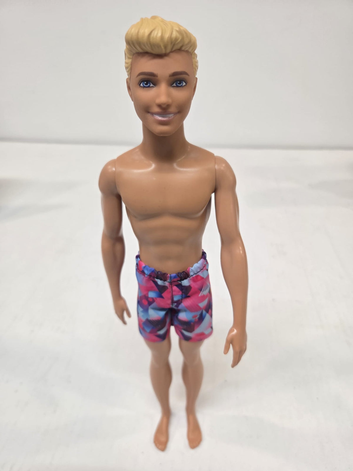 Muñeco Ken de Barbie Playeril / Veraniego - Pelo Rubio y Bañador Estampado