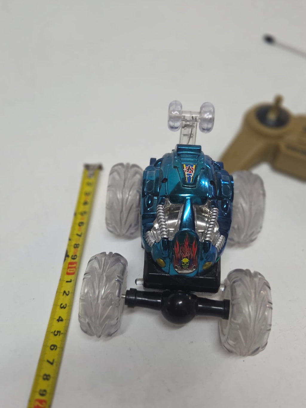 Coche Acrobático Teledirigido R/C con Luces LED y Música - Mini Stunt
