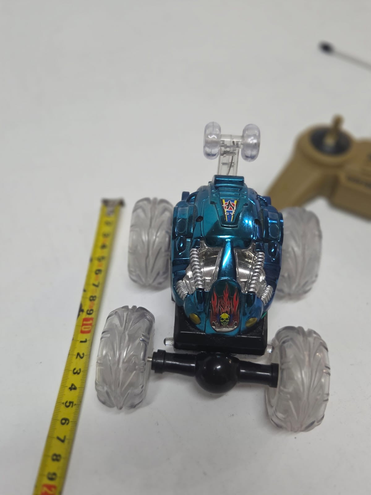 Coche Acrobático Teledirigido R/C con Luces LED y Música - Mini Stunt