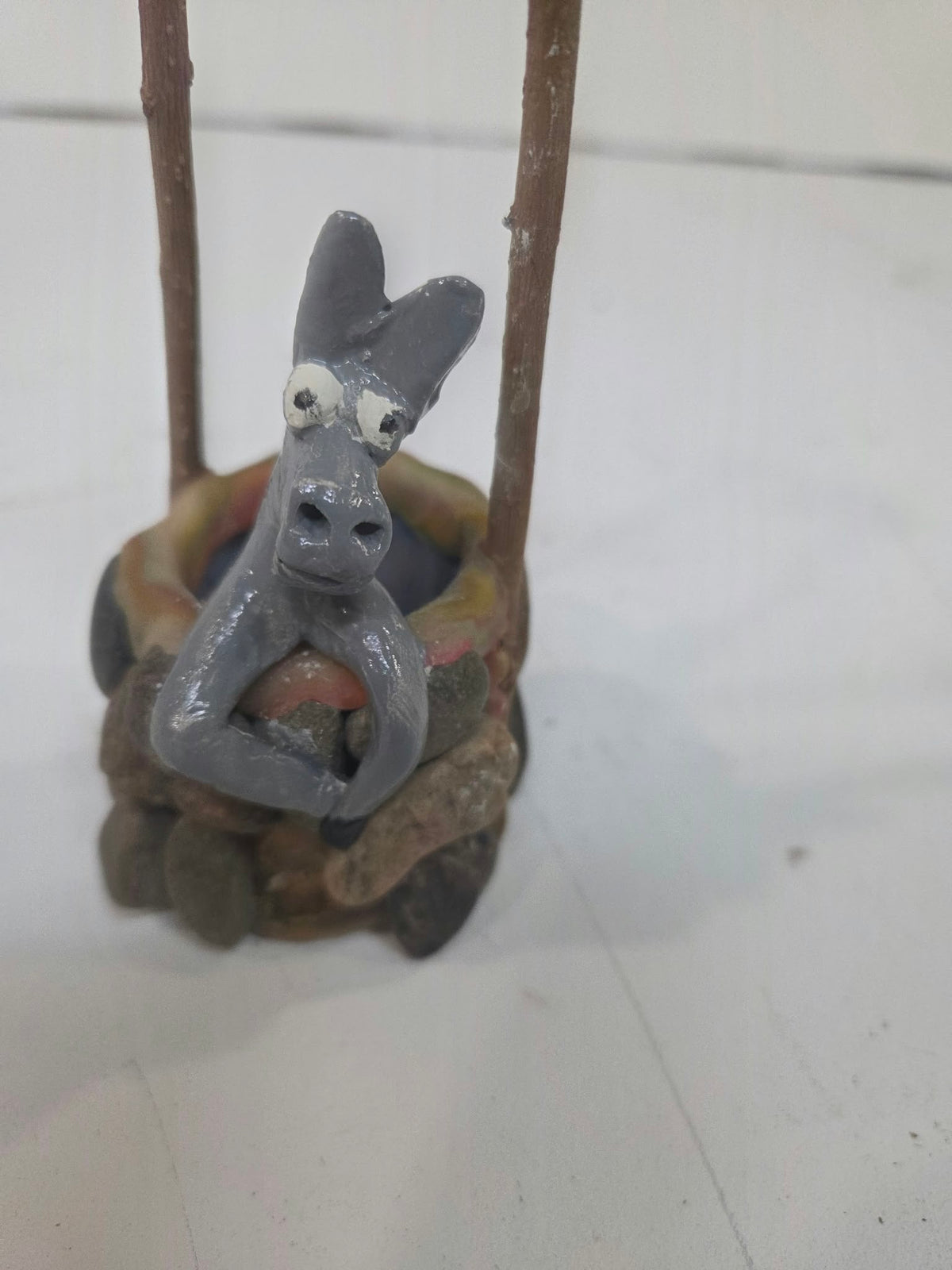 Figura Artesanal "Burro en el Pozo" – Souvenir de Cosquín (Córdoba) - 15 cm